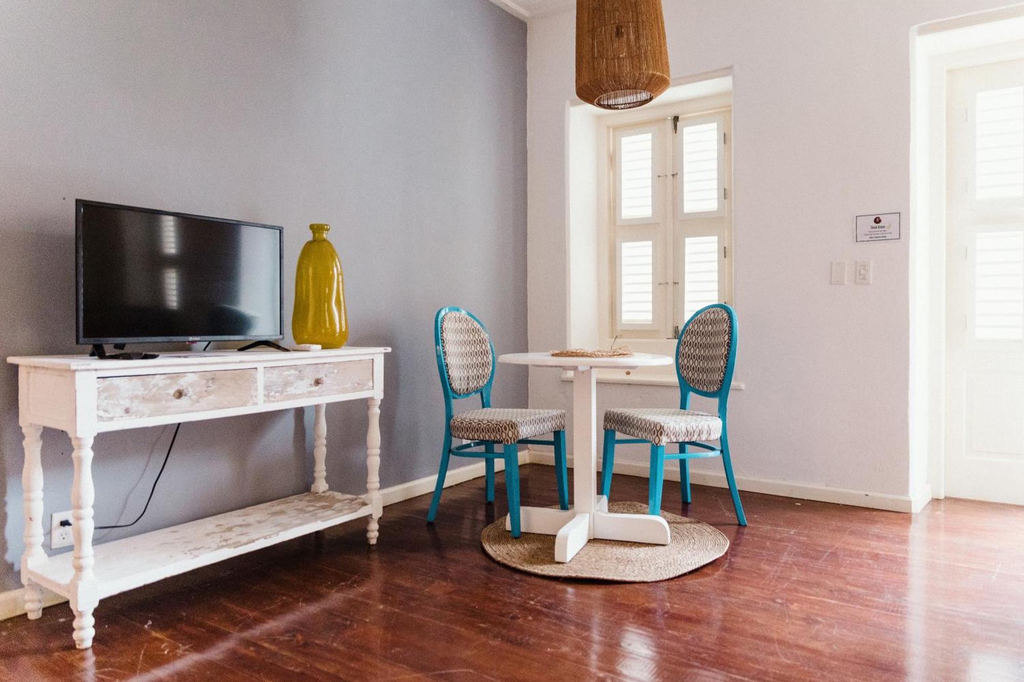 Bario Hotel ウィレムスタッド 部屋 写真