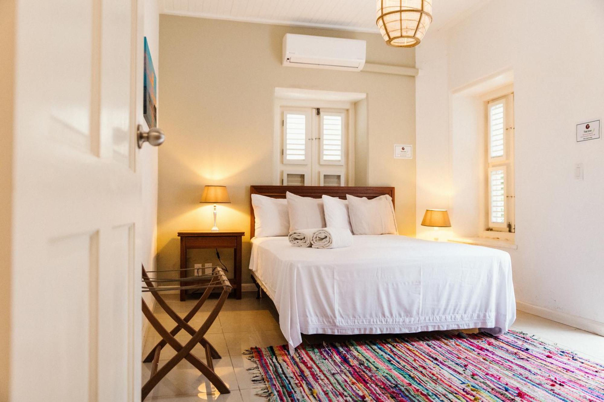 Bario Hotel ウィレムスタッド 部屋 写真