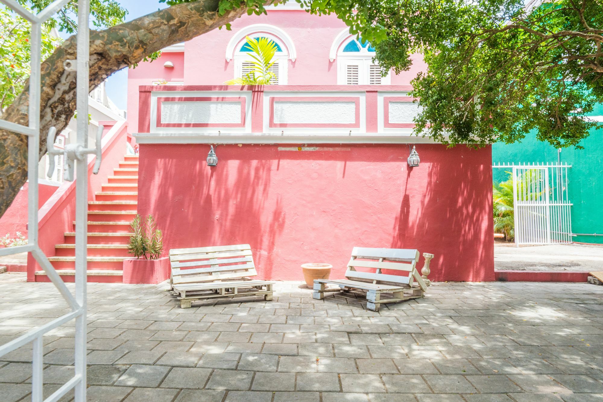 Bario Hotel ウィレムスタッド エクステリア 写真